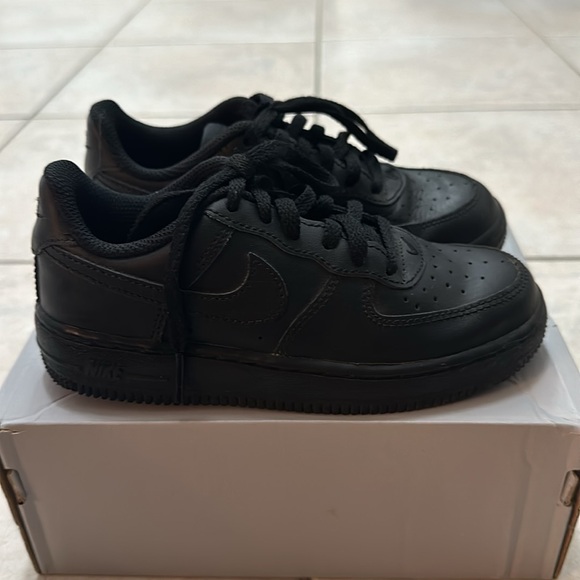Nike Air Force 1 - Picture 4 of 7